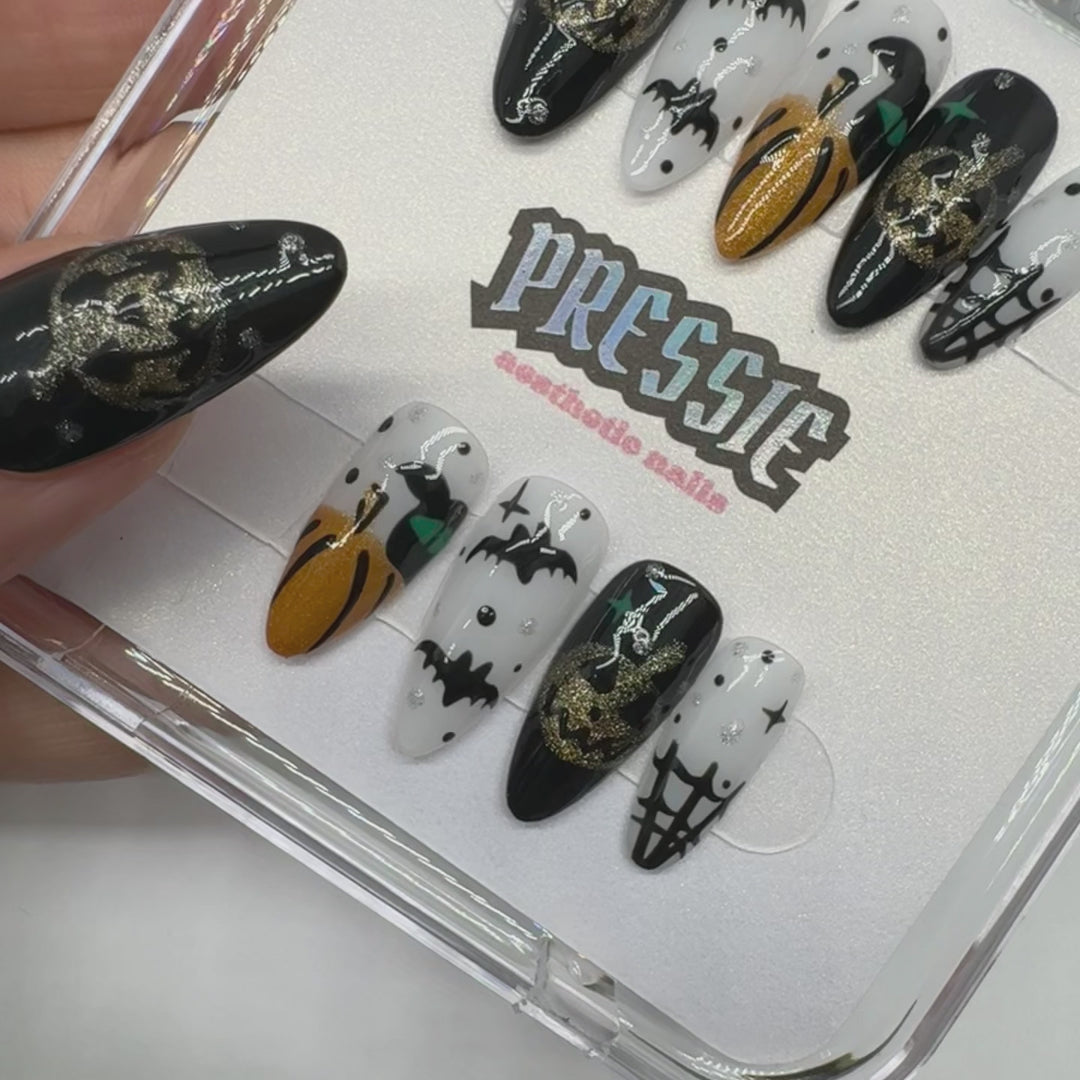 Hallowouine - Halloweenie 2025