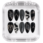 Kit de faux ongles Kuroi Hebi dans sa boîte Pressie Nails