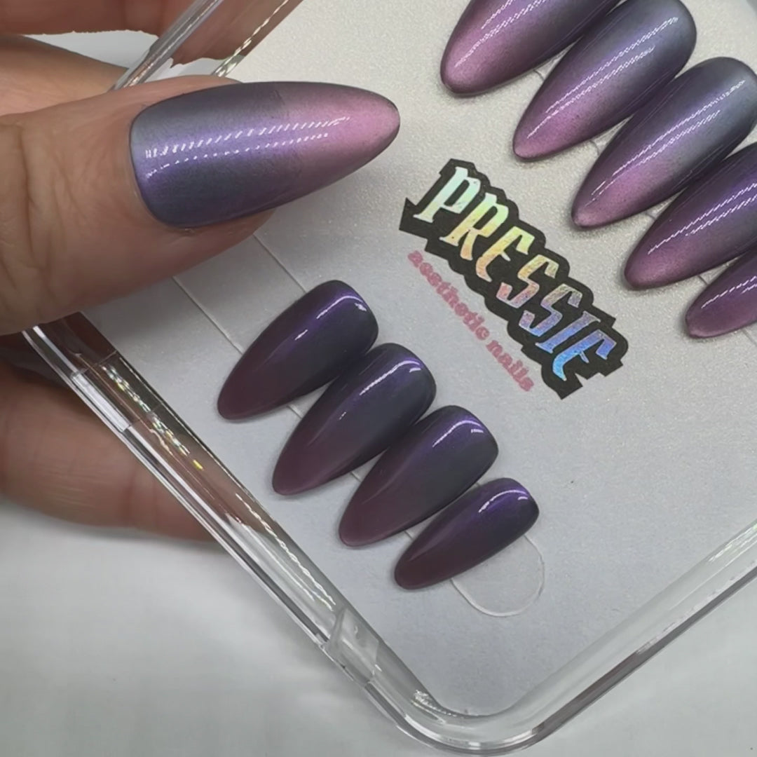 Charger la vidéo: Violetta - Halloweenie 2025